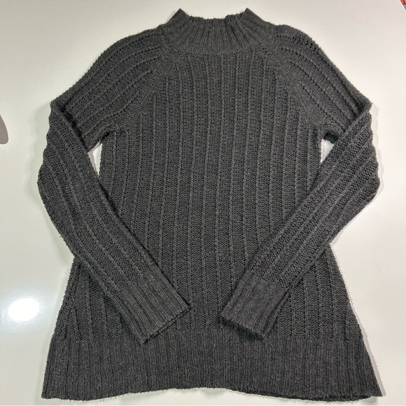 Daisy Fuentes Sweater Women’s Medium Tunic Autumn Wear Loose Weave Top Casual - Picture 3 of 9